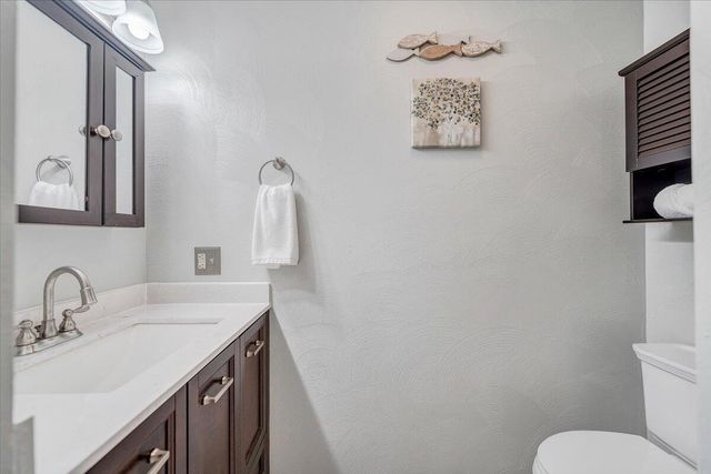 71 Waterside Cir Apt D6, Moneta, VA 24121