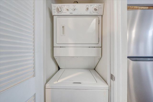 71 Waterside Cir Apt D6, Moneta, VA 24121