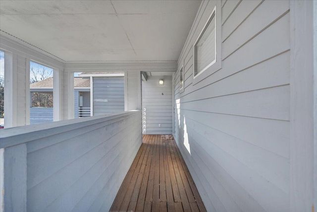 71 Waterside Cir Apt D6, Moneta, VA 24121