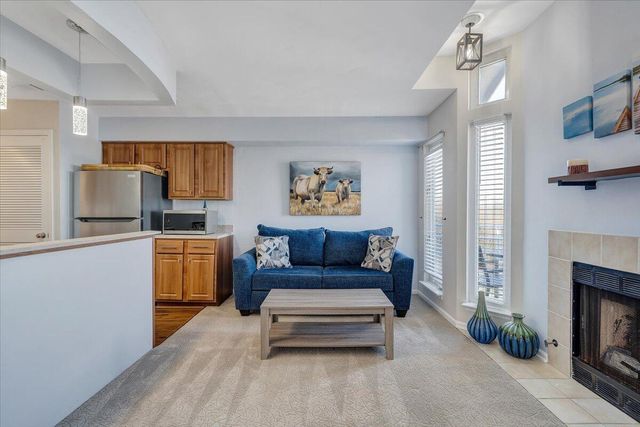 71 Waterside Cir Apt D6, Moneta, VA 24121