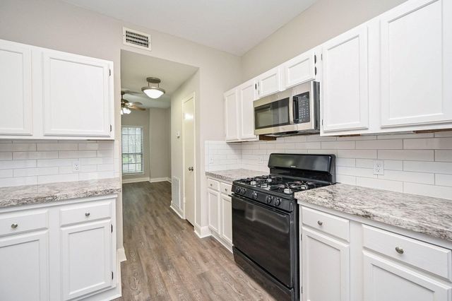 3030 Great Lakes Avenue, Sugar Land, TX 77479