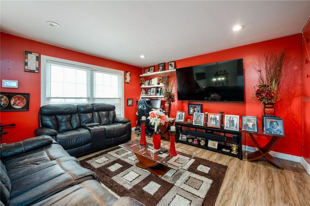 4609 Pineview Drive NE, Cedar Rapids, IA 52402