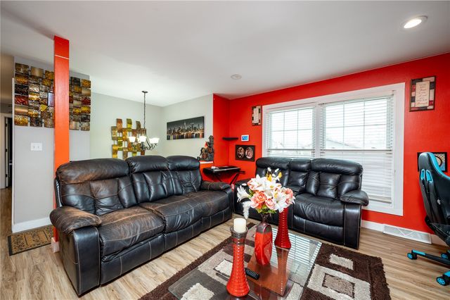 4609 Pineview Drive NE, Cedar Rapids, IA 52402