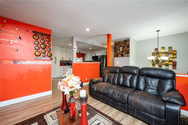 4609 Pineview Drive NE, Cedar Rapids, IA 52402