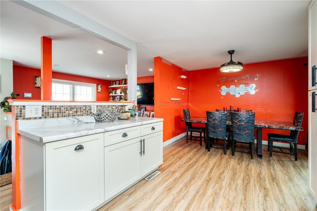 4609 Pineview Drive NE, Cedar Rapids, IA 52402