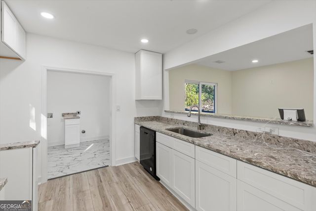 5476 OLD ROCKBRIDGE Road, Stone Mountain, GA 30083