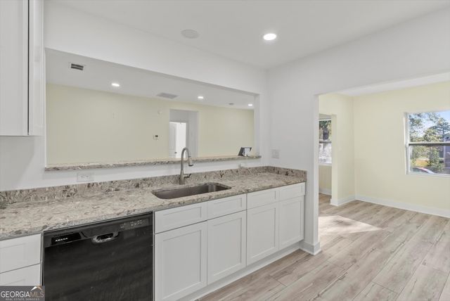 5476 OLD ROCKBRIDGE Road, Stone Mountain, GA 30083