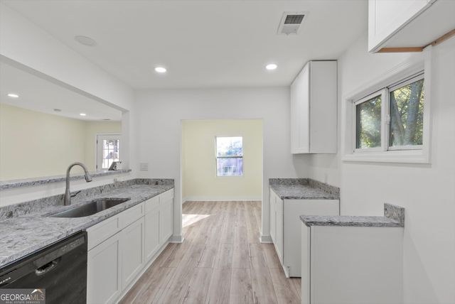5476 OLD ROCKBRIDGE Road, Stone Mountain, GA 30083
