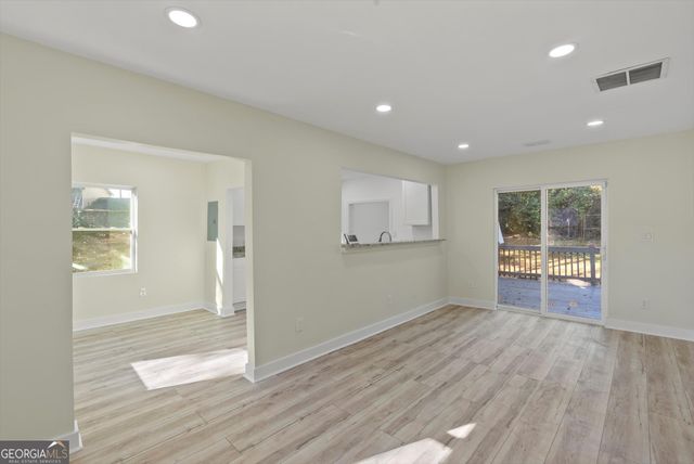 5476 OLD ROCKBRIDGE Road, Stone Mountain, GA 30083