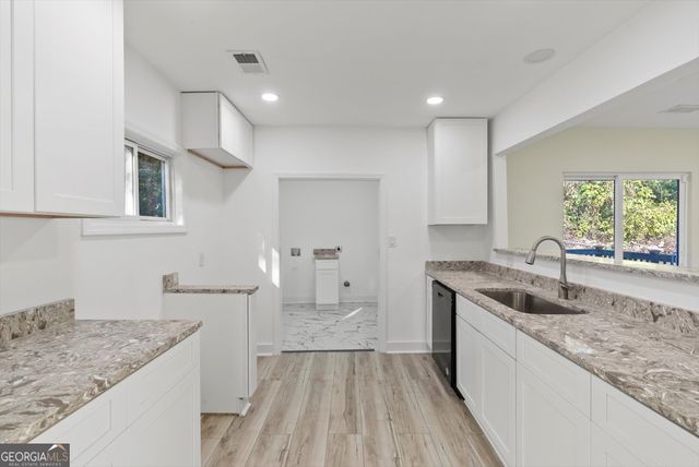 5476 OLD ROCKBRIDGE Road, Stone Mountain, GA 30083