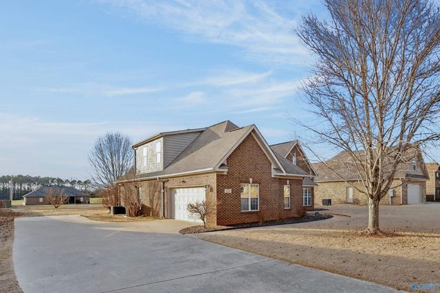 120 Meadow Ridge Drive, Hazel Green, AL 35750