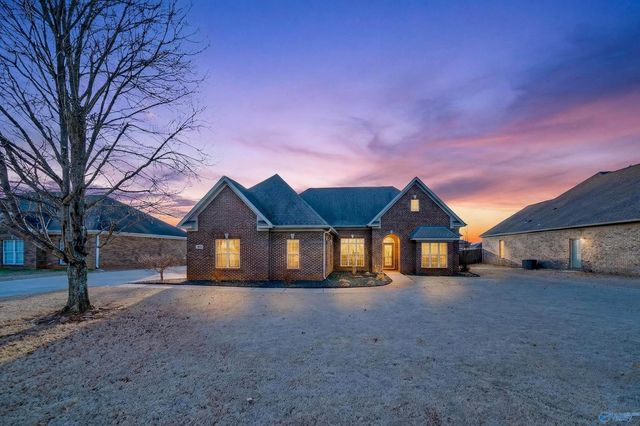 120 Meadow Ridge Drive, Hazel Green, AL 35750