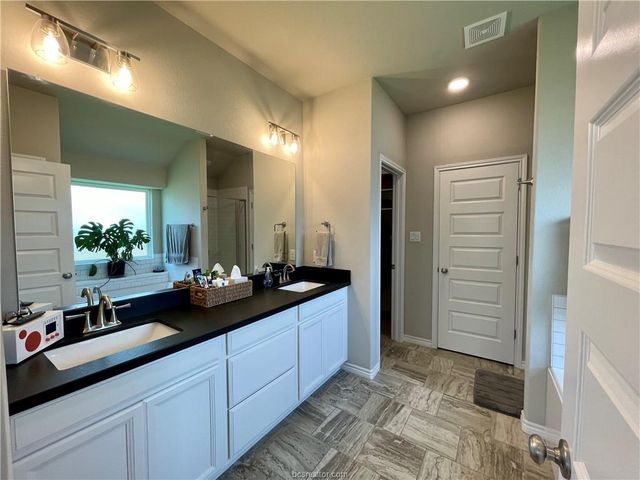 1918 Meridian Court, Bryan, TX 77807