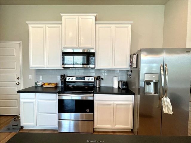1918 Meridian Court, Bryan, TX 77807