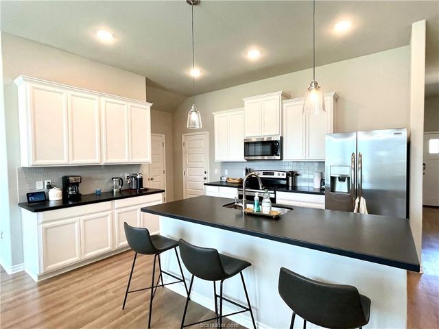 1918 Meridian Court, Bryan, TX 77807