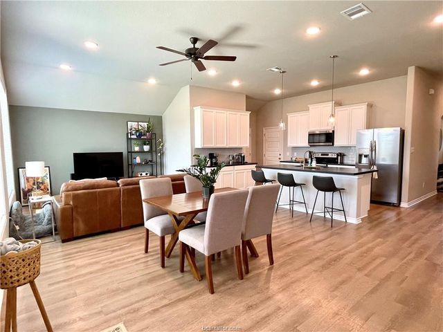 1918 Meridian Court, Bryan, TX 77807