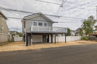 13 Richard Street, Milford, CT 06460