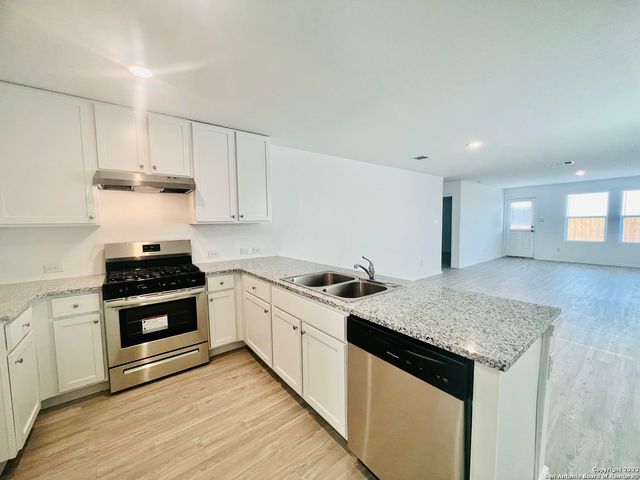 2906 Millikan Dr, Converse, TX 78109