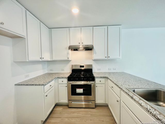 2906 Millikan Dr, Converse, TX 78109