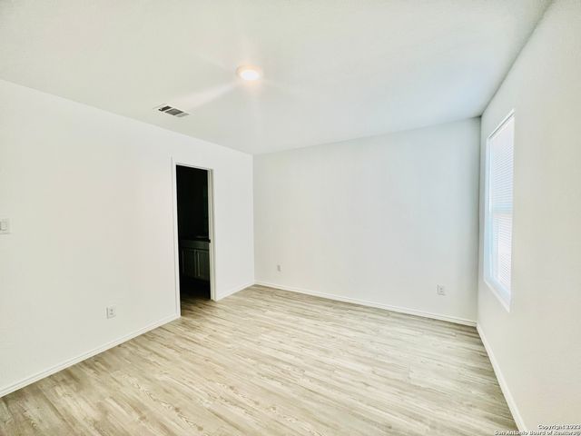 2906 Millikan Dr, Converse, TX 78109