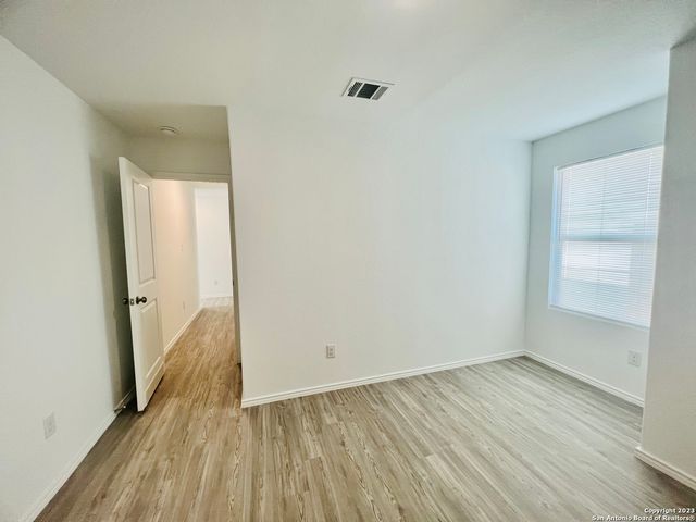 2906 Millikan Dr, Converse, TX 78109