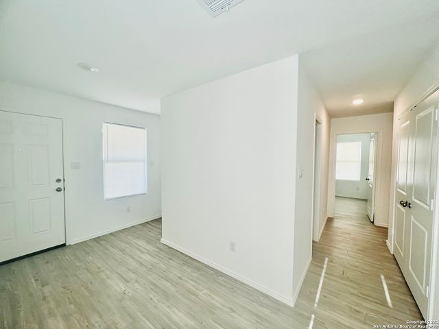 2906 Millikan Dr, Converse, TX 78109
