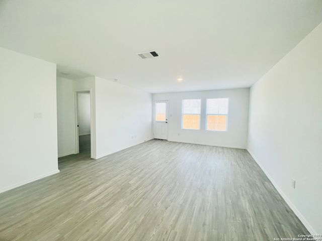 2906 Millikan Dr, Converse, TX 78109