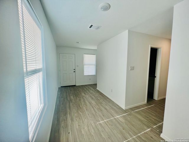 2906 Millikan Dr, Converse, TX 78109