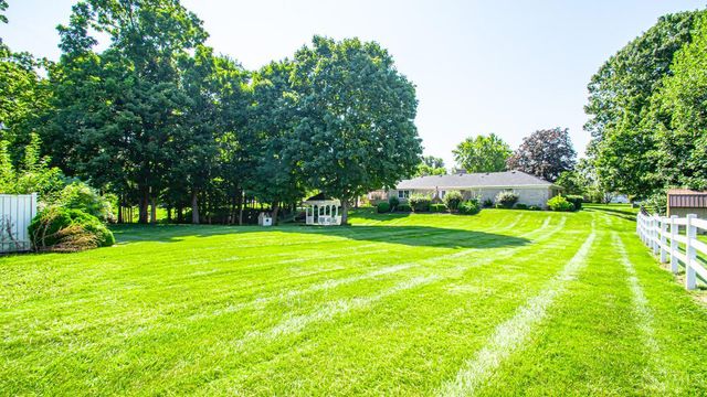 101 Sunrise Circle, Eaton, OH 45320