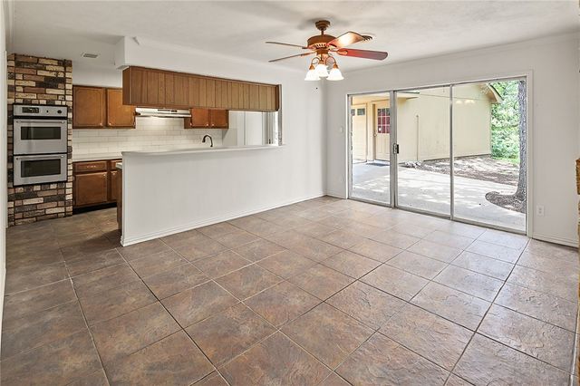 3703 Stillmeadow Drive, Bryan, TX 77802