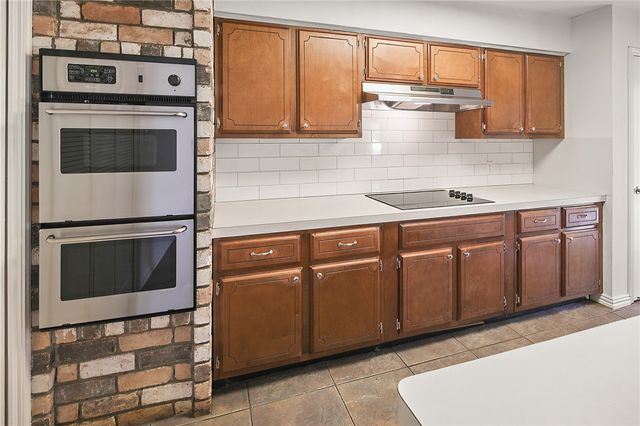 3703 Stillmeadow Drive, Bryan, TX 77802