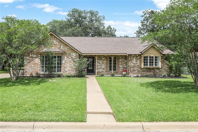 3703 Stillmeadow Drive, Bryan, TX 77802