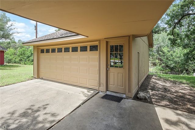 3703 Stillmeadow Drive, Bryan, TX 77802