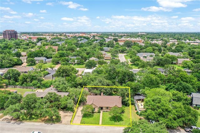 3703 Stillmeadow Drive, Bryan, TX 77802