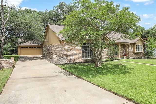 3703 Stillmeadow Drive, Bryan, TX 77802