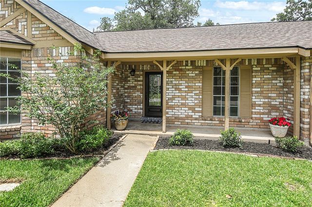 3703 Stillmeadow Drive, Bryan, TX 77802