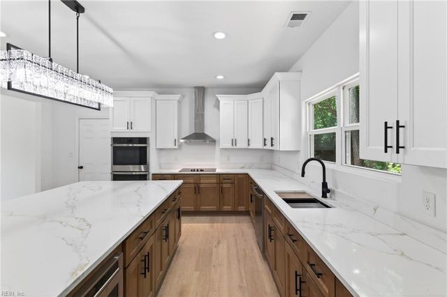 315 De Laura DR, Newport News, VA 23608