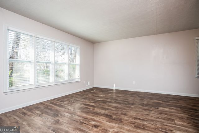 537 Plainville Drive, Atlanta, GA 30331