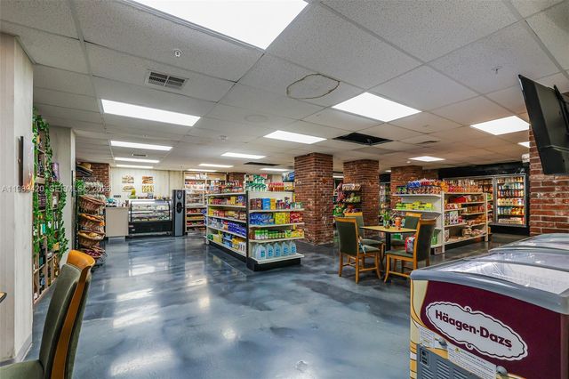 6039 Collins Ave 833, Miami Beach, FL 33140