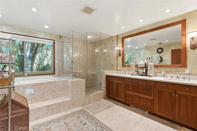 4956 Hood Drive, Woodland Hills, CA 91364