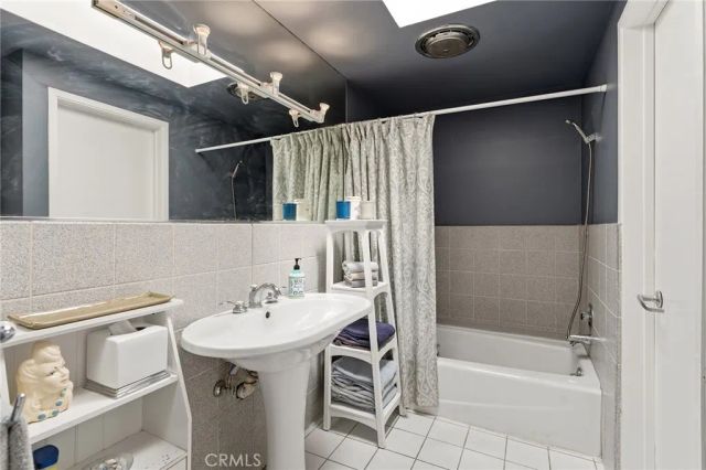 4956 Hood Drive, Woodland Hills, CA 91364