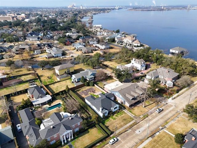329 Wilson Avenue, Lake Charles, LA 70601