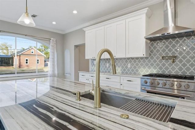 329 Wilson Avenue, Lake Charles, LA 70601