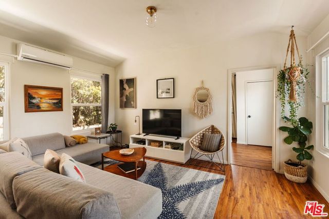 1567 Paul Terrace, Los Angeles, CA 90026