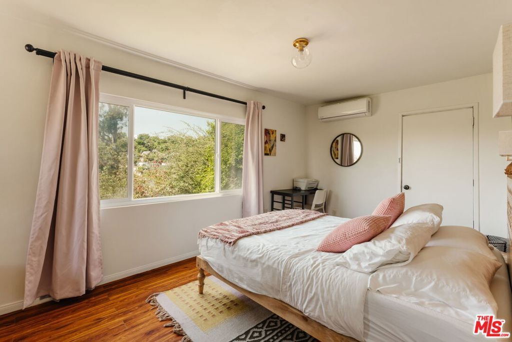 Image 10 of property listing at 1567 Paul Terrace, Los Angeles, CA 90026
