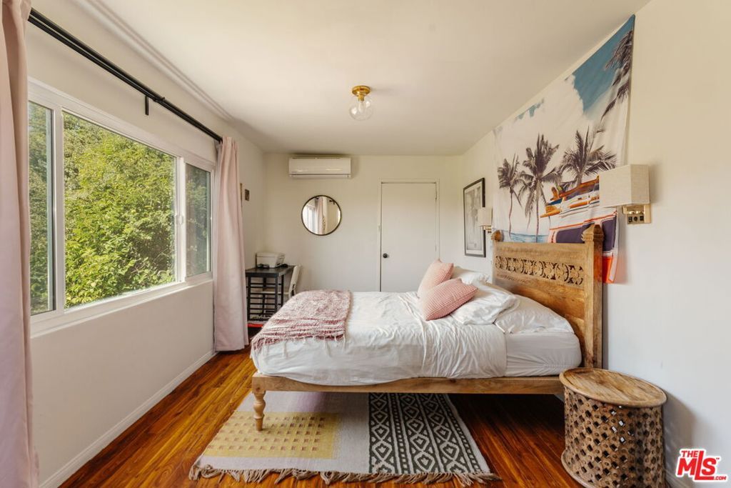 Image 11 of property listing at 1567 Paul Terrace, Los Angeles, CA 90026