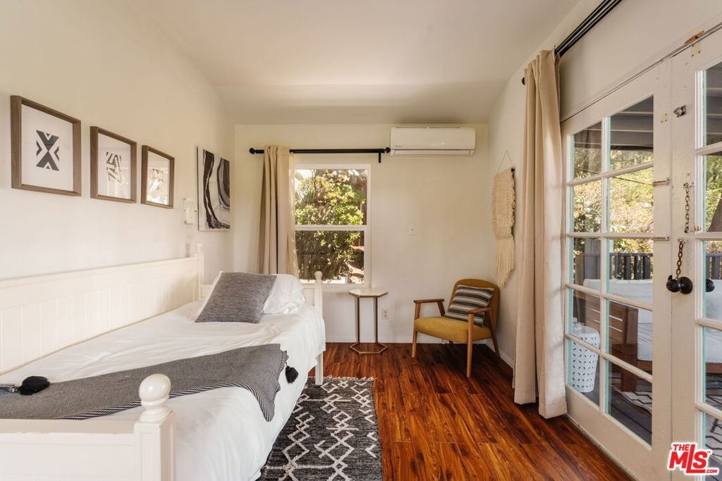 Image 13 of property listing at 1567 Paul Terrace, Los Angeles, CA 90026