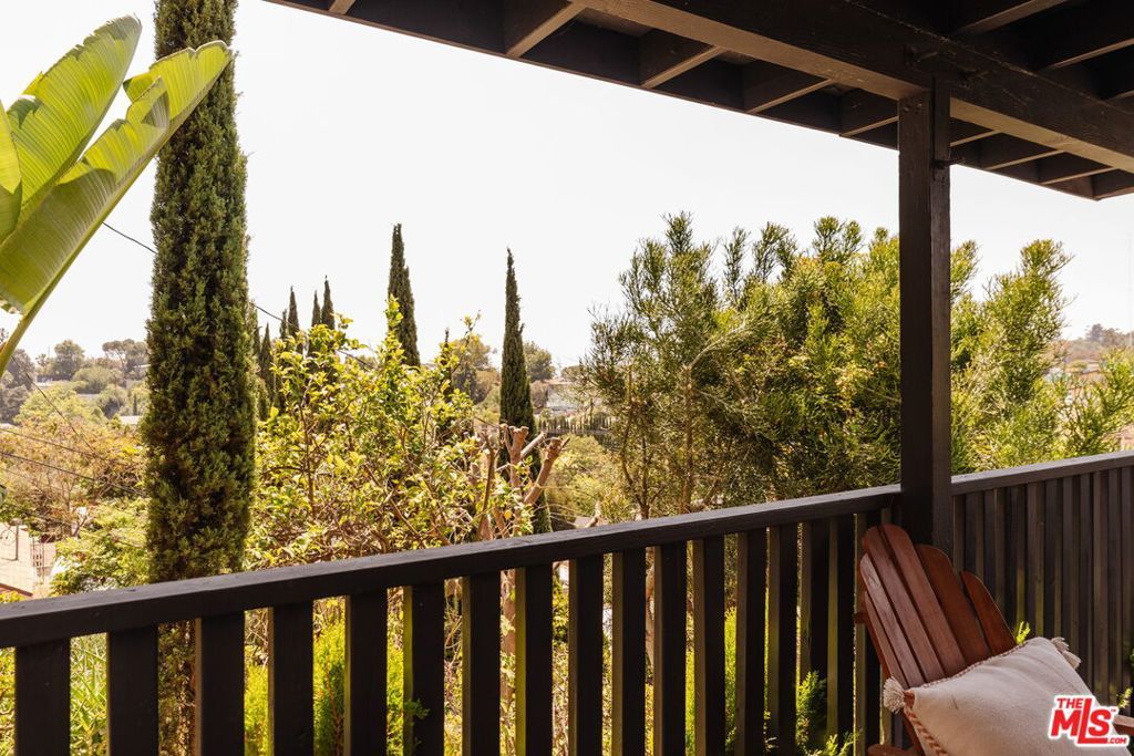 Image 18 of property listing at 1567 Paul Terrace, Los Angeles, CA 90026