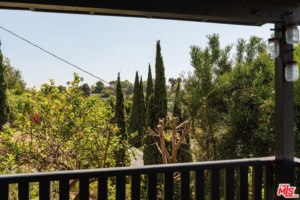 Image 19 of property listing at 1567 Paul Terrace, Los Angeles, CA 90026