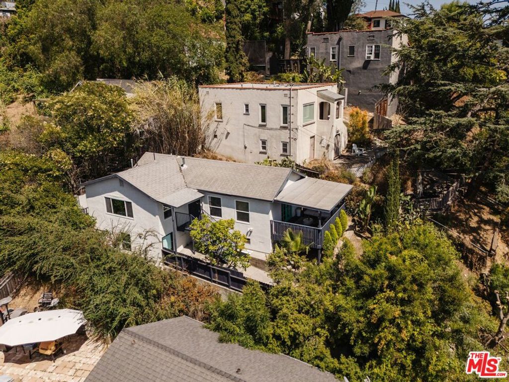 Image 27 of property listing at 1567 Paul Terrace, Los Angeles, CA 90026